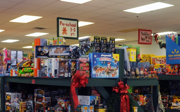 Santa’s workshop opens up at Fort Hood