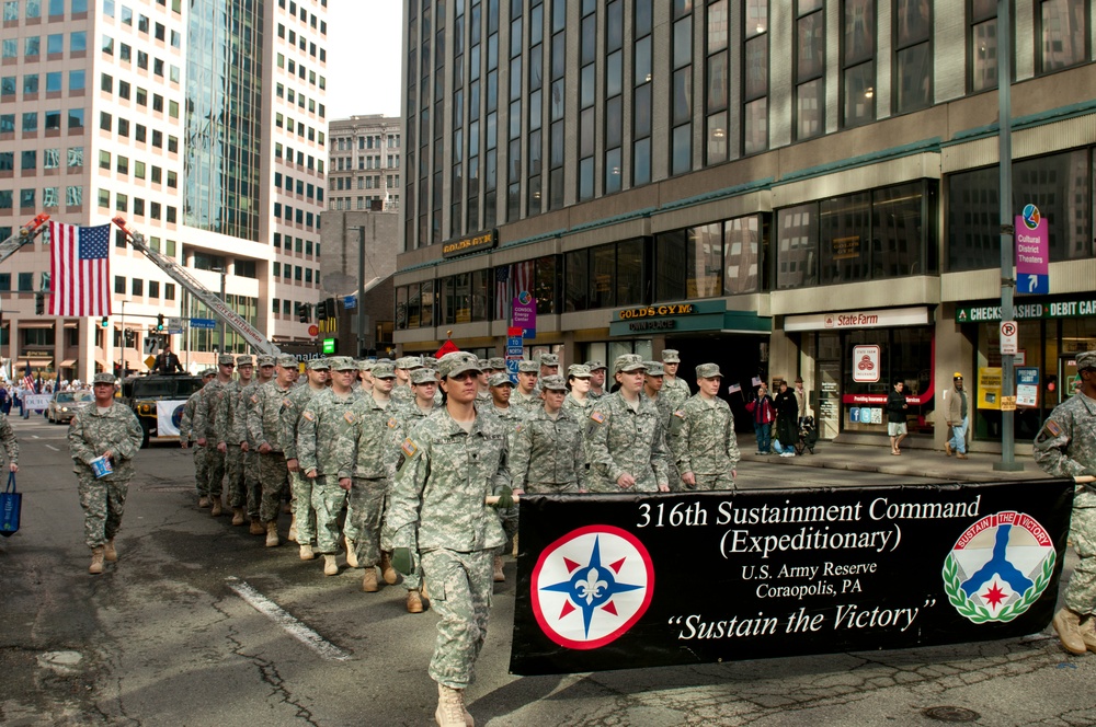 Pittsburgh honors veterans during parade for their sacrifices