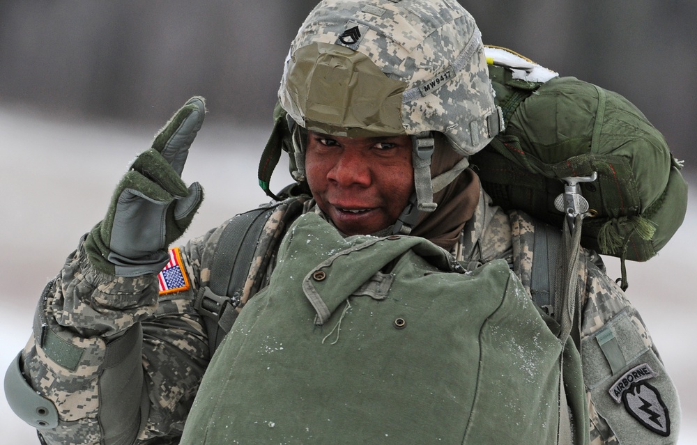 4th BDE (ABN) 25th ID Jumps in Alaska