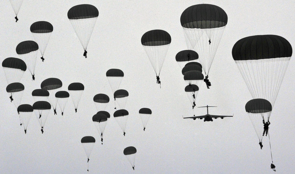 4th BDE (ABN) 25th ID Jumps in Alaska