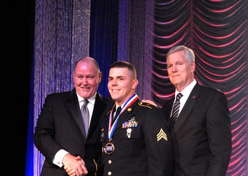 Fort Drum soldiers shine at USO Gala