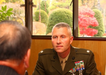 Marines, Fuji-area leaders meet before training