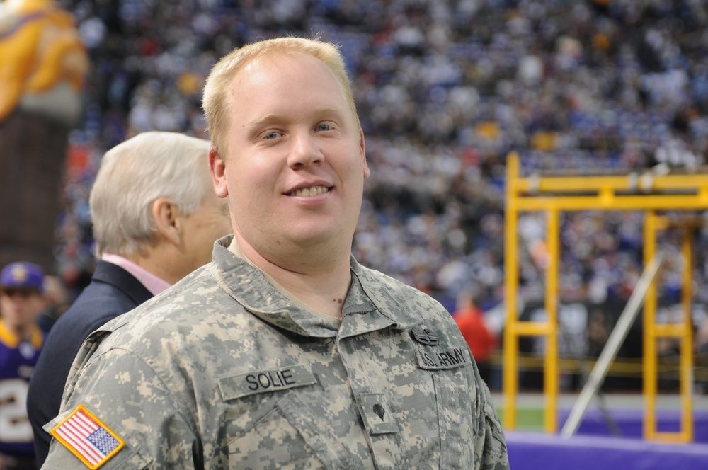 Minnesota Army Reserve soldier honored with grant