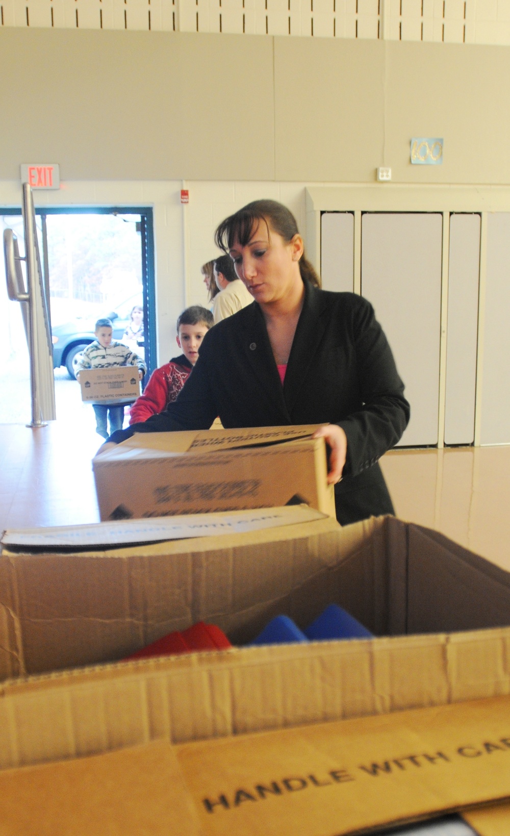 Army Reserve unit reaches out to local community hit hard by Hurricane Sandy