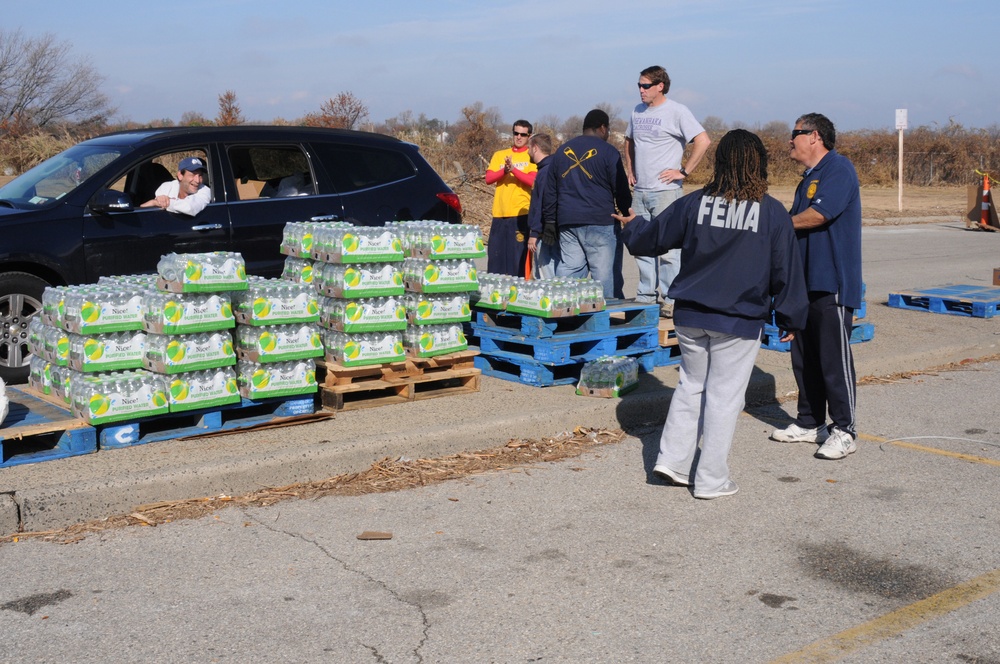 FEMA CR assisting local volunteers