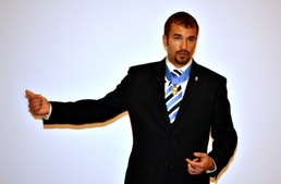 Medal of Honor winner participates in professional speaker series at C4ISR Center of Excellence