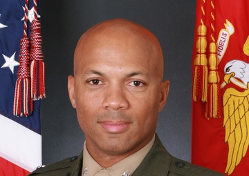 Bolden assumes command of VMU-2, Huber bids farewell