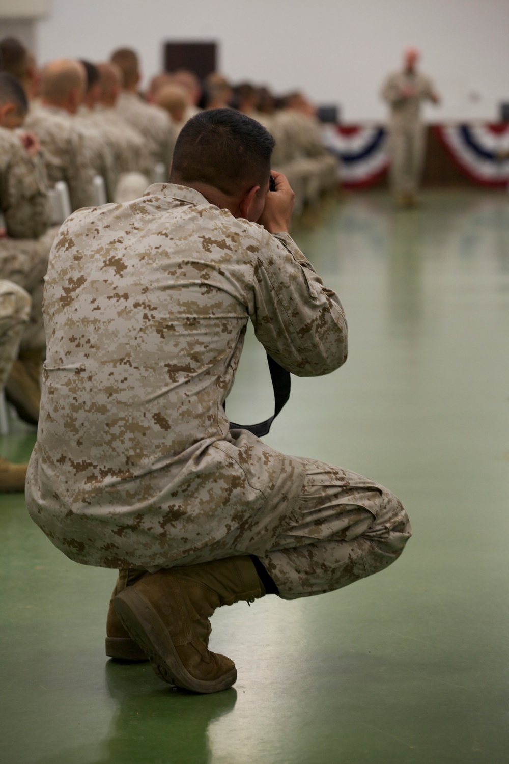 Commandant meets with Marine detachment