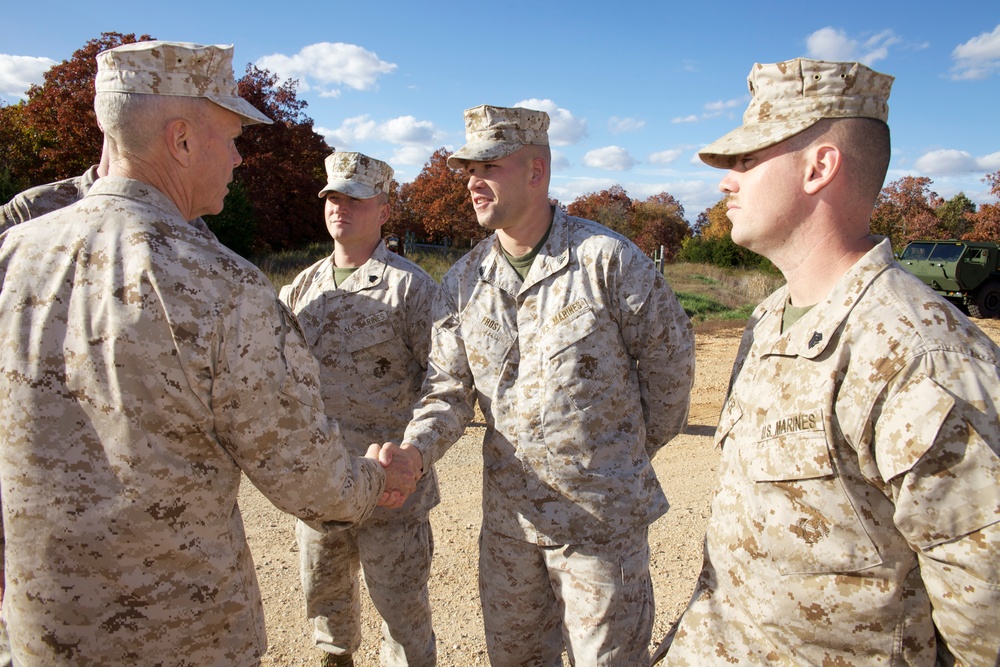 Commandant meets with Marine detachment