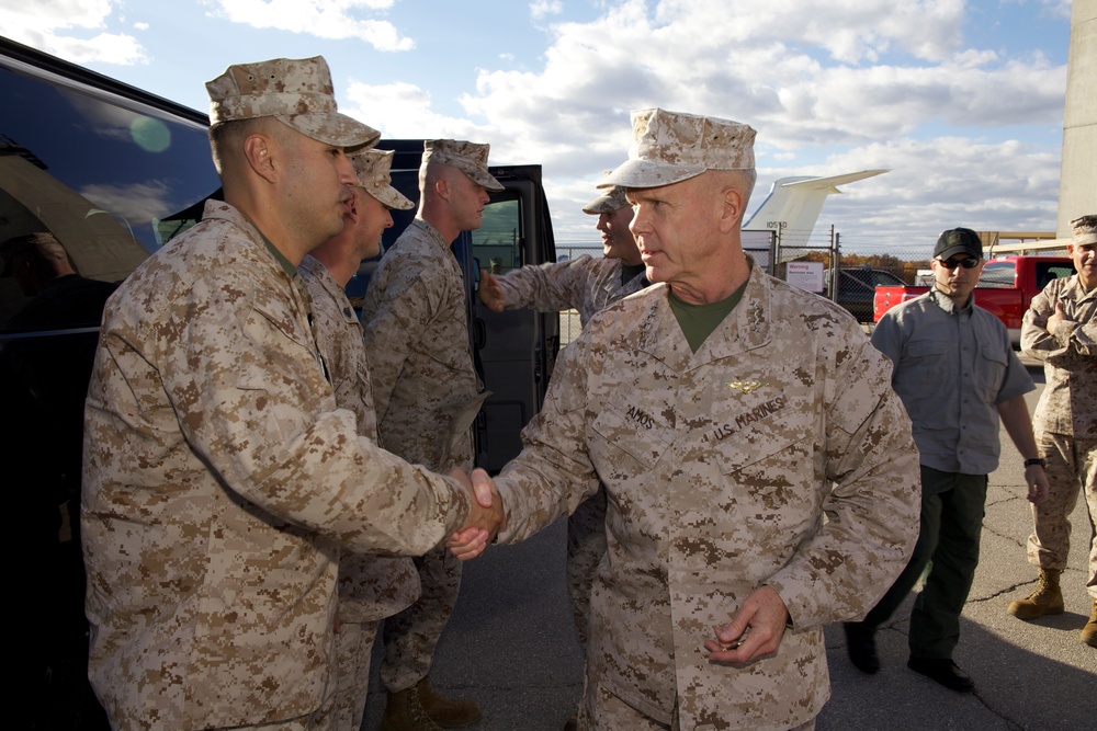Commandant meets with Marine detachment