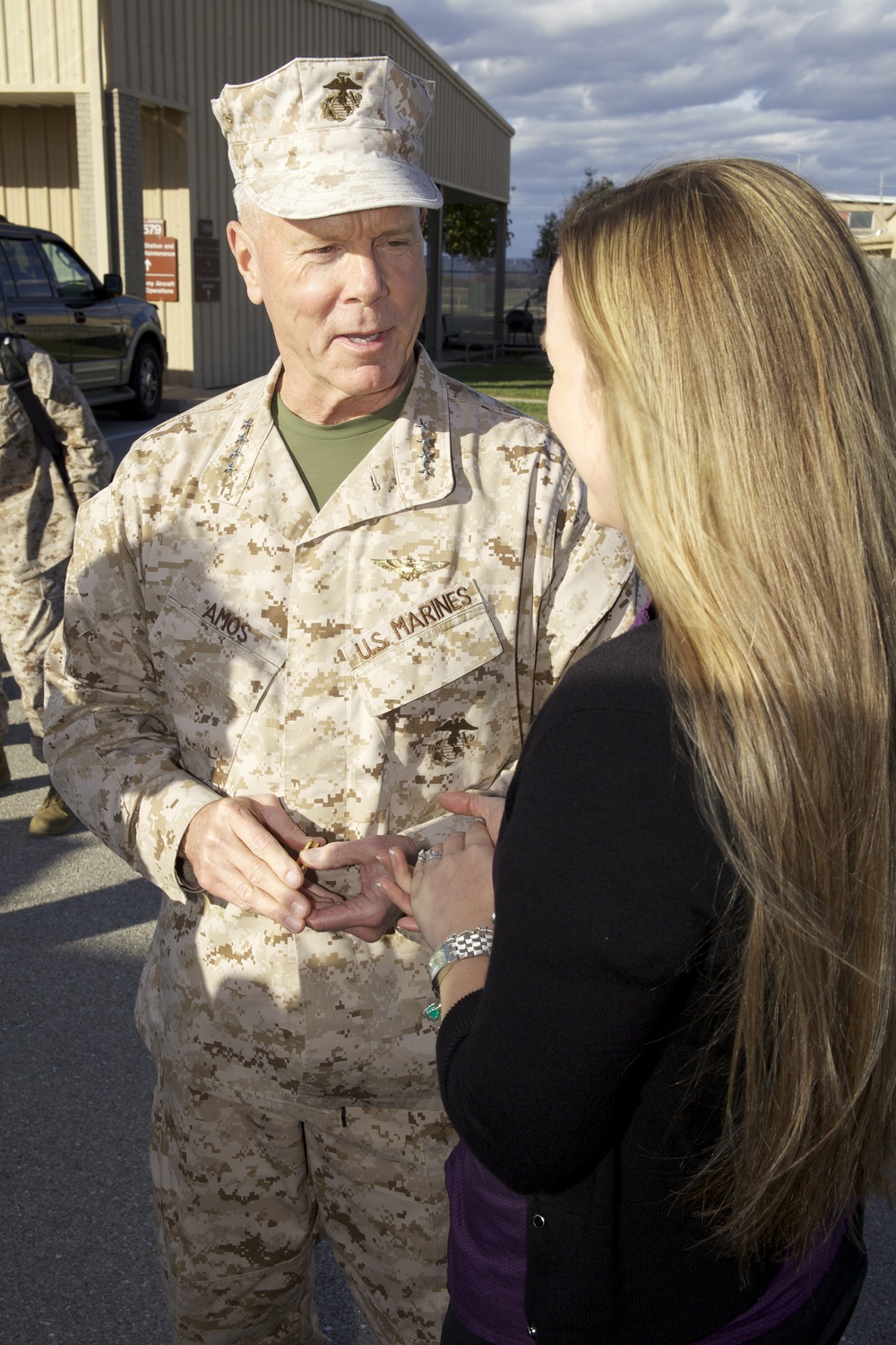 Commandant meets with Marine detachment