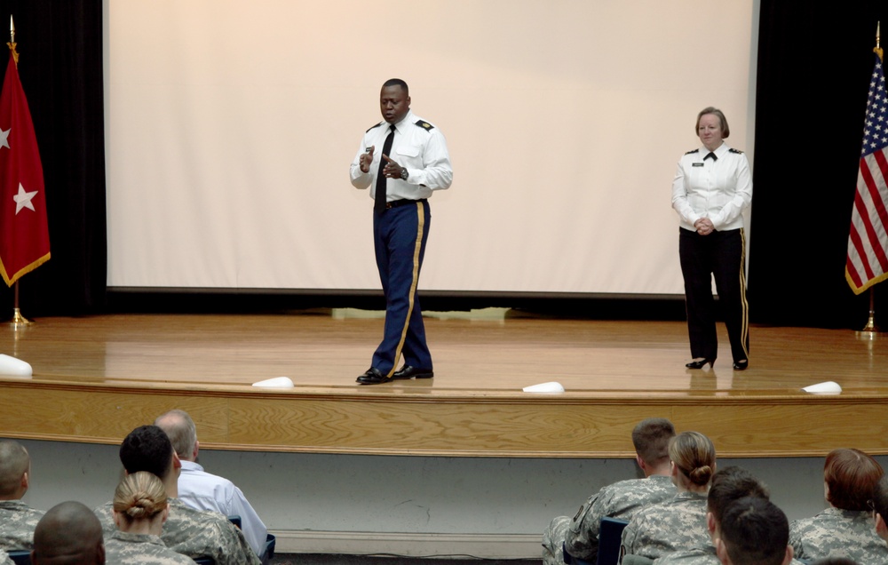 Maj. Gen. Napper's visit to 55th Signal Company