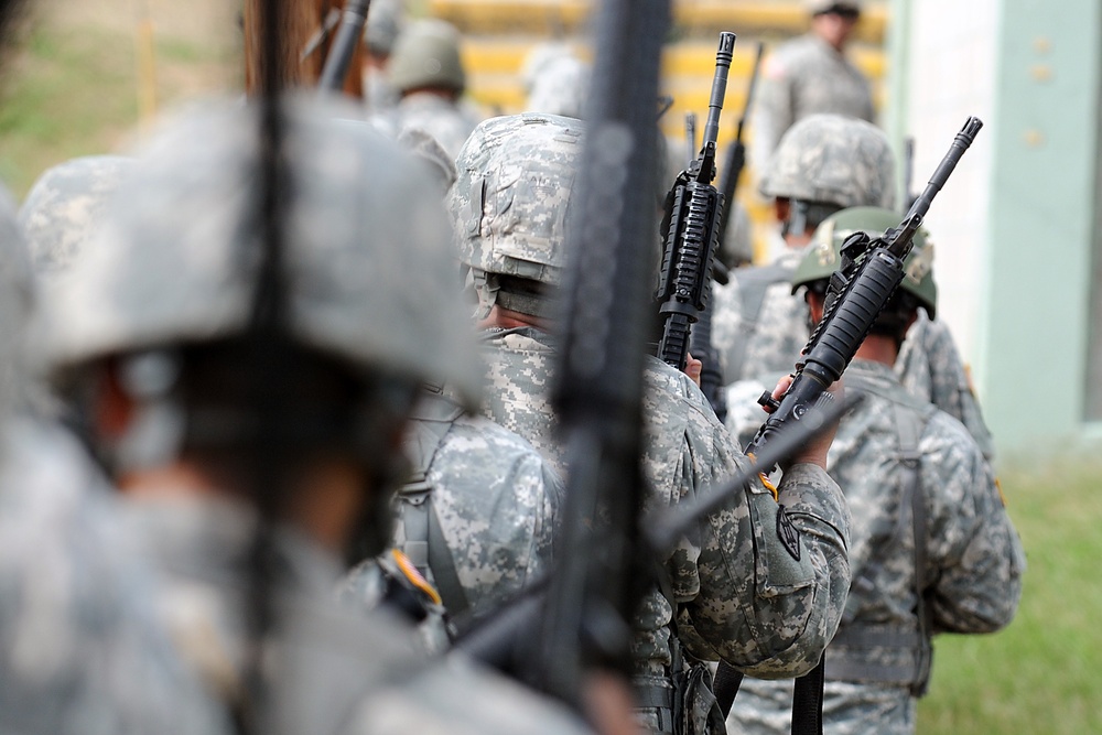 101st Troop Command citizen soldiers hone weapons skills