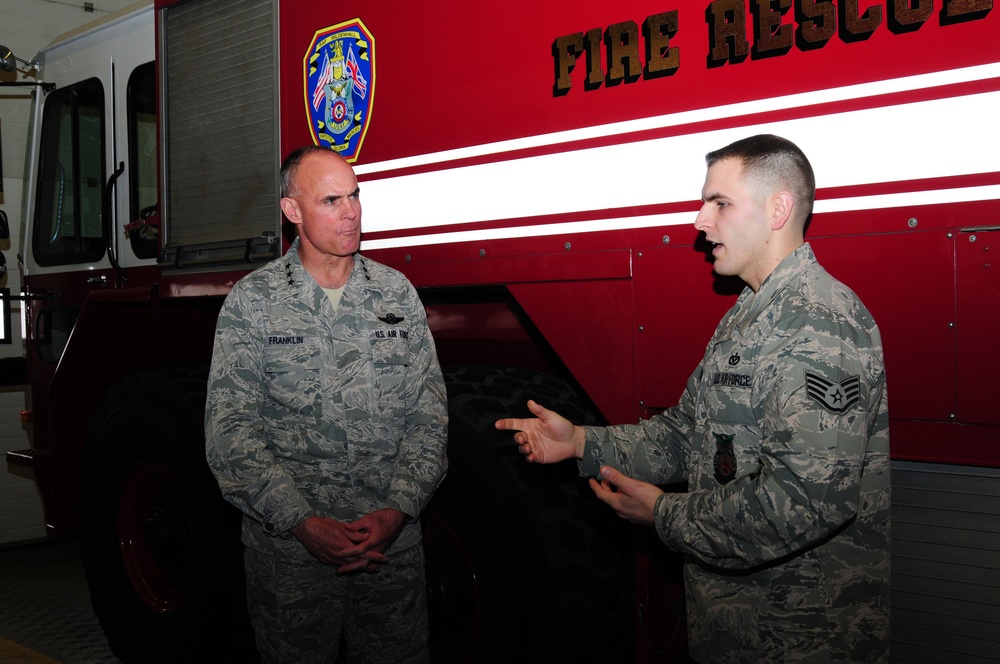 3rd AF commander visits UK bases