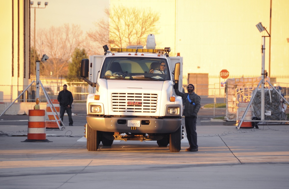 APS prepares hurricane-relief trucks for flight