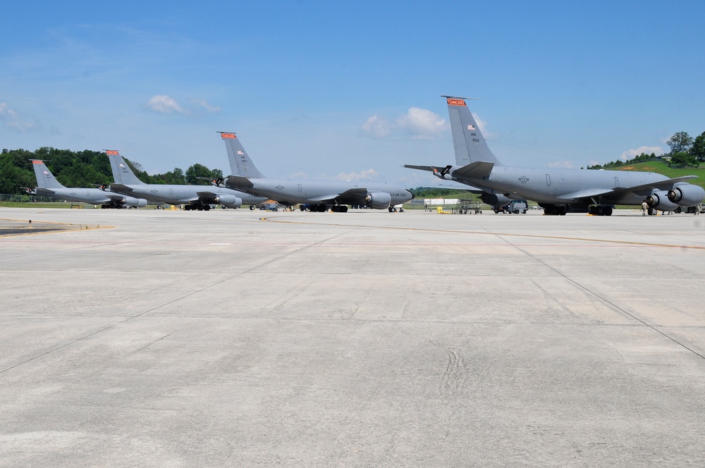 KC-135R Stratotankers