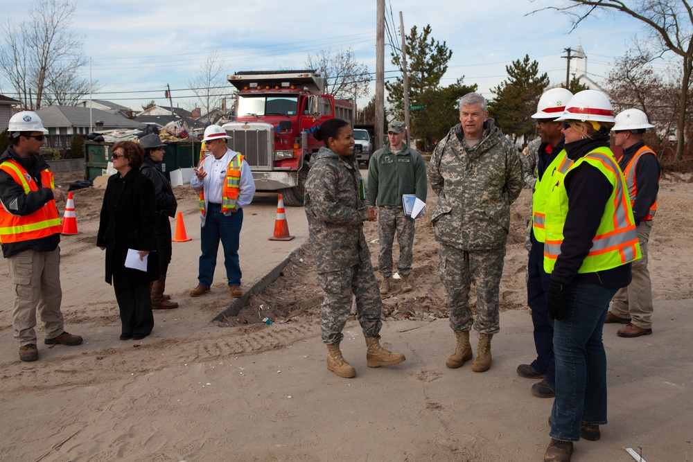 Gen. Walsh visits Breezy Point to view Corps of Engineers operations