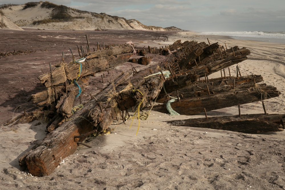 Hurricane Sandy uncovers shipwreck