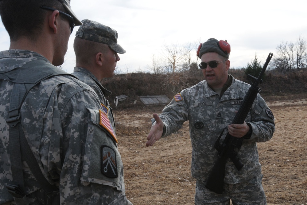 Army Reserve Marksmanship team assist reservists with soldier skills