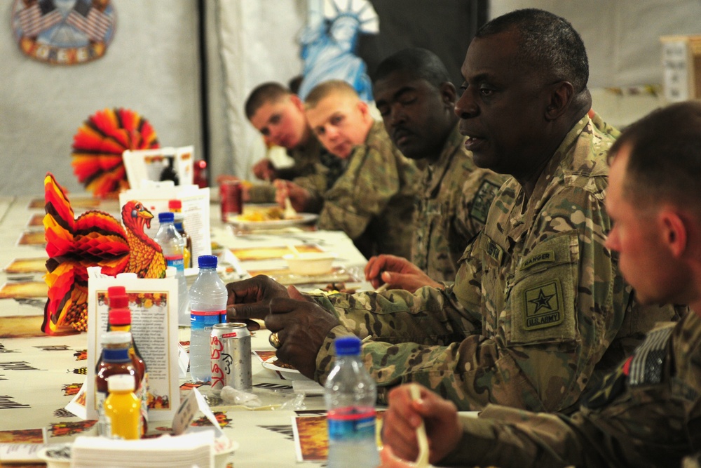 Senior Army officials visit deployed troops Thanksgiving Day
