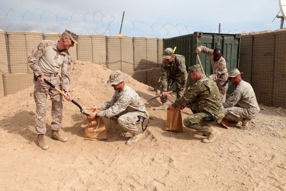 3rd MAW CG visits Marines and Sailors for Thanksgiving