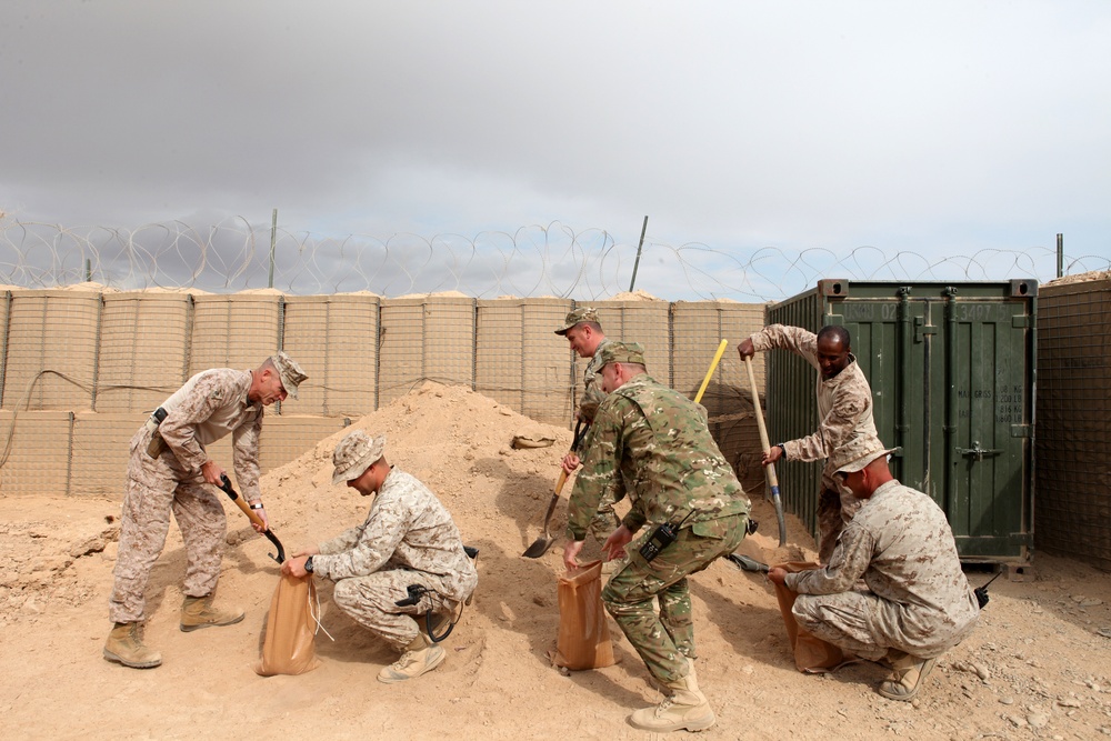 3rd MAW CG visits Marines and Sailors for Thanksgiving