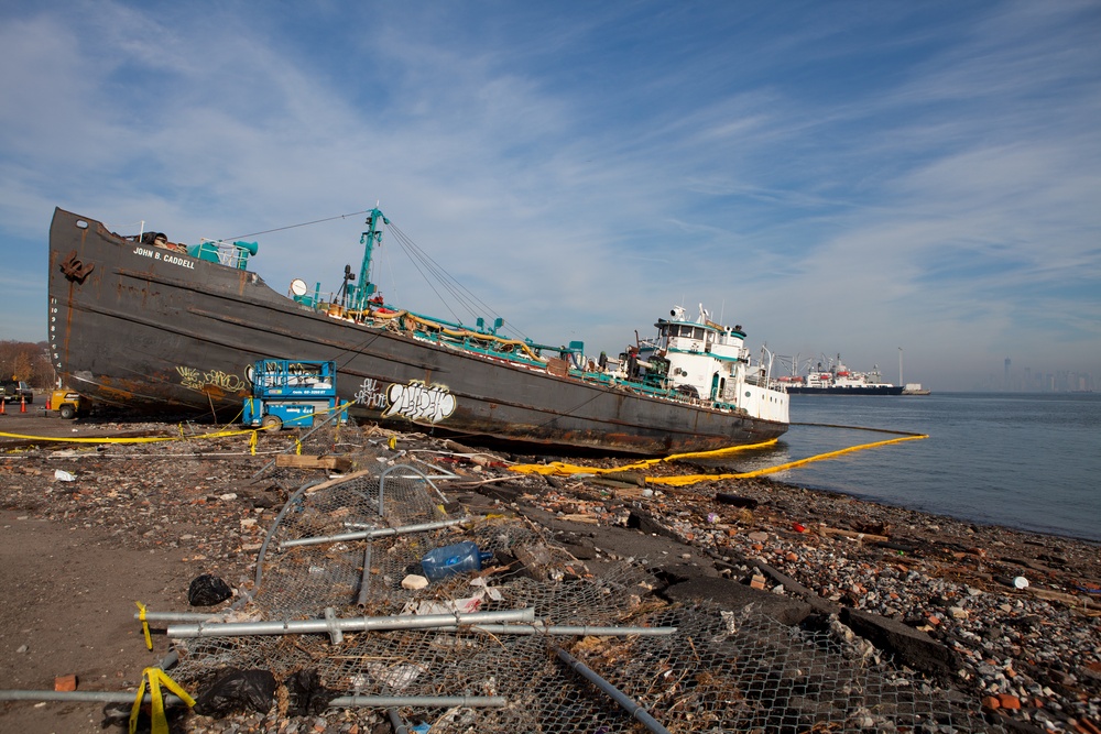 Oil being pumped out of stranded tanker