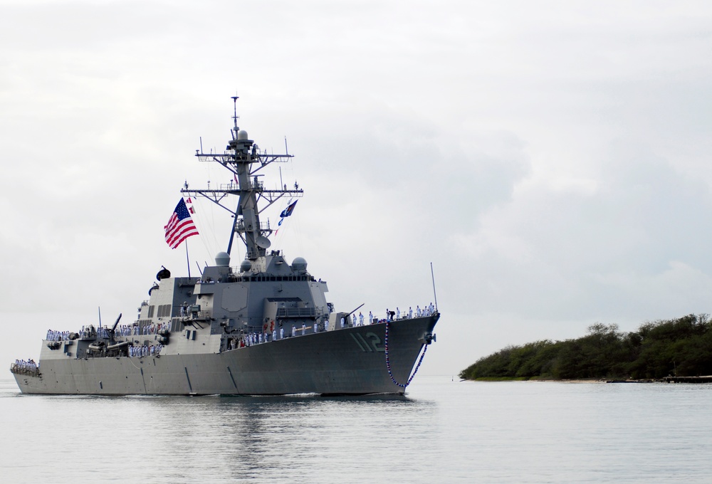 USS Michael Murphy arrives at its homeport