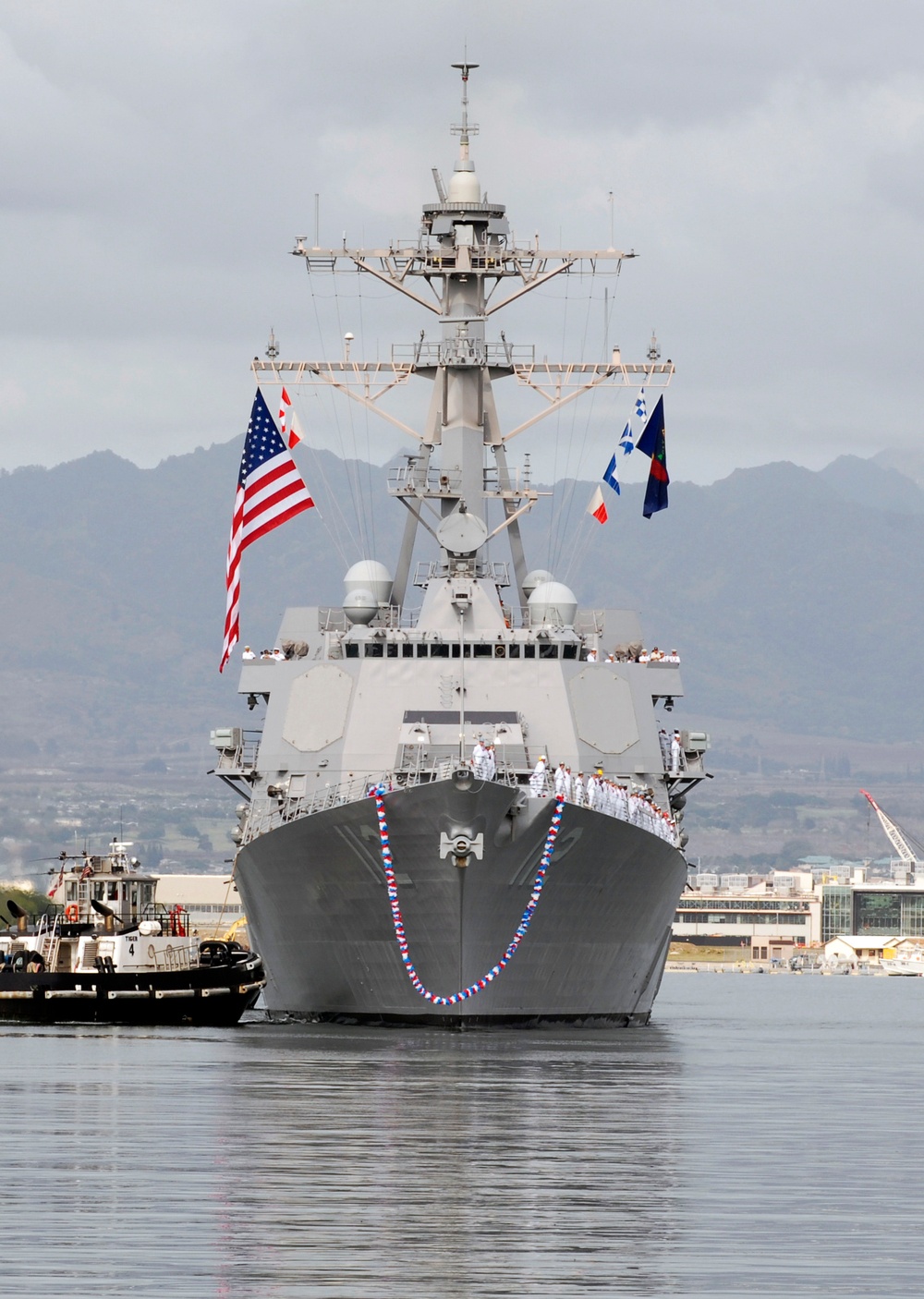 USS Michael Murphy arrives at its homeport