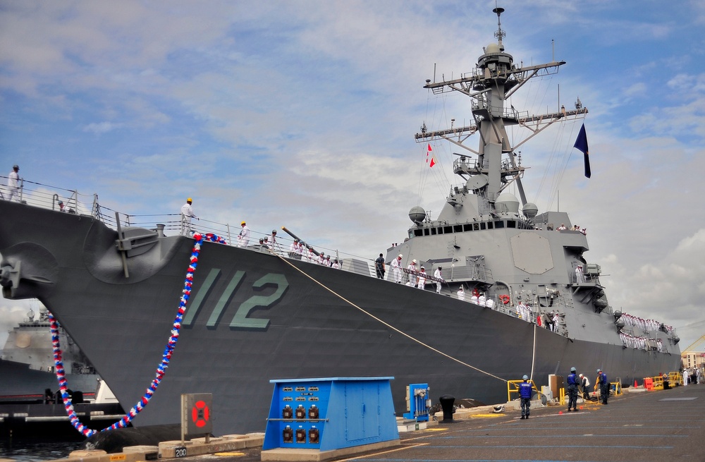 USS Michael Murphy arrives at Joint Base Pearl Harbor-Hickam