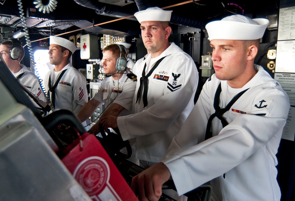 USS Michael Murphy en route to Joint Base Pearl Harbor-Hickam