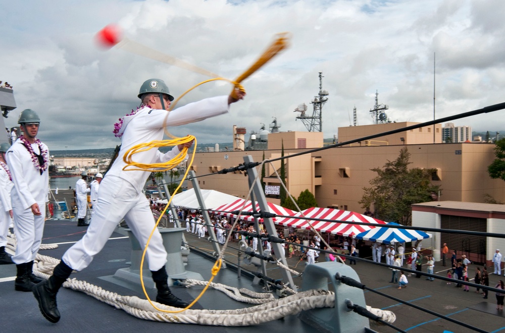 USS Michael Murphy arrives at Joint Base Pearl Harbor-Hickam