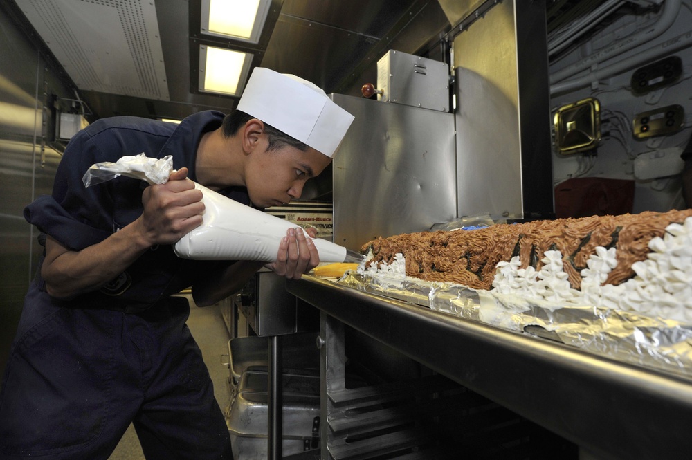Thanksgiving aboard USS Jason Dunham