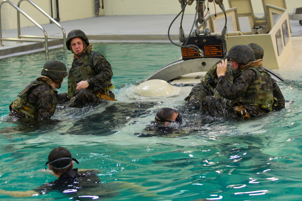 2nd Assault Amphibious Battalion takes a dive