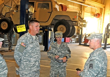 402nd FA, 5th AR host First Army commander’s visit