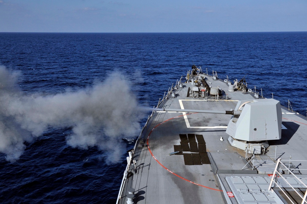 USS Jason Dunham live-fire exercise