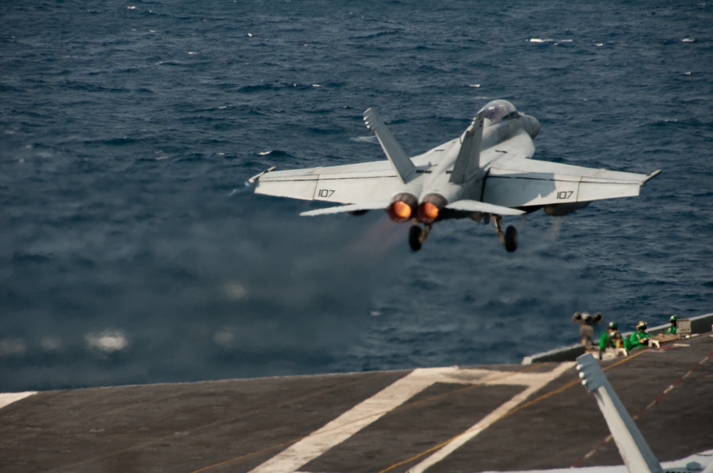 USS George Washington in East China Sea