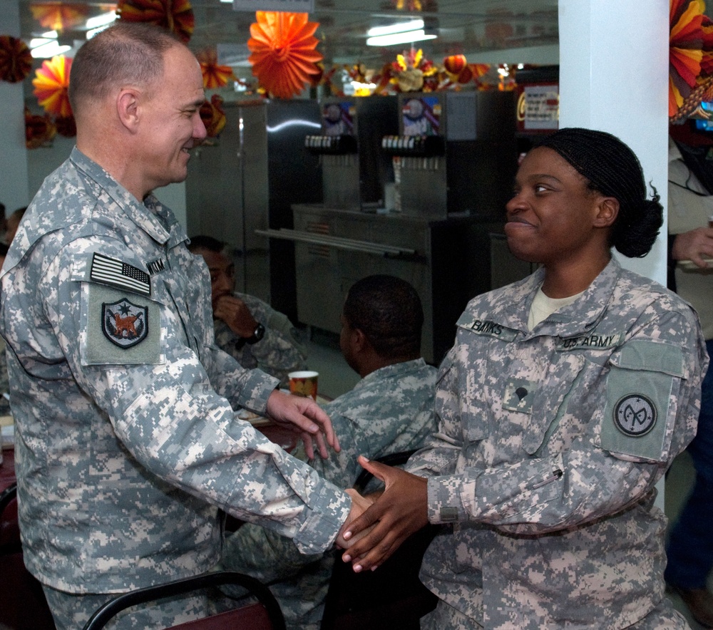 New York general visits Empire State troops in Kuwait