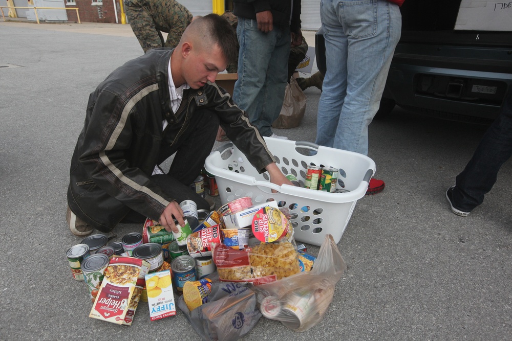 Servicemembers give thanks for local support