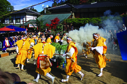 Fire-walking ceremony lights up Miyajima Daisho-in
