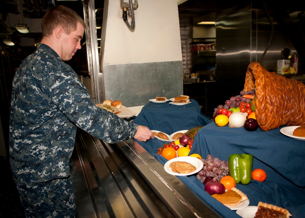 Thanksgiving aboard USS Iwo Jima