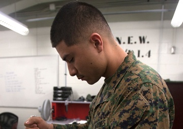 Service vest soon: flight equipment technicians