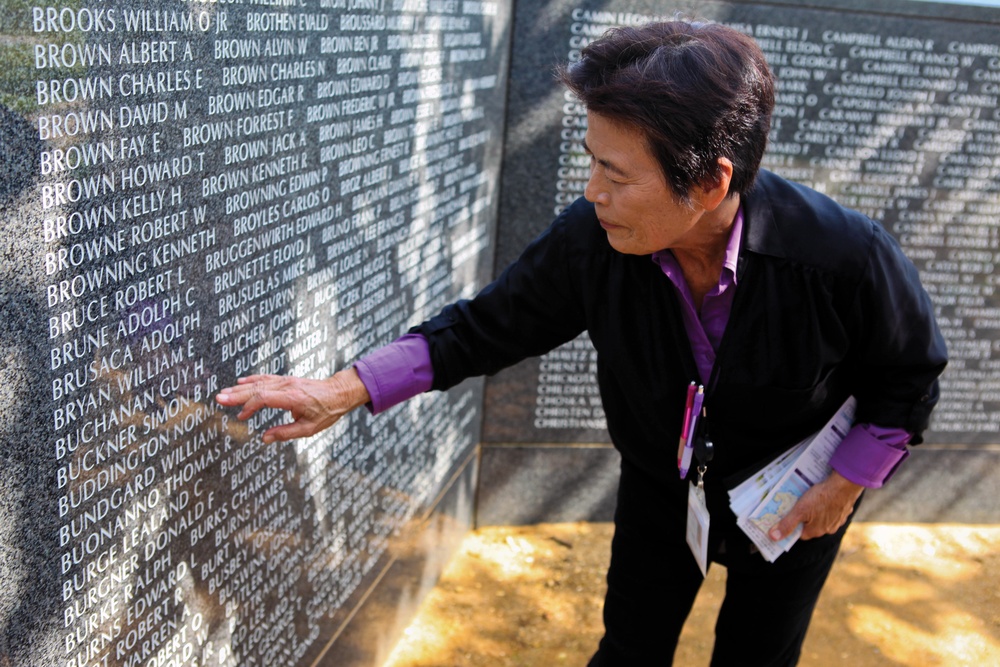 Survivor leads Marines through Battle of Okinawa tour