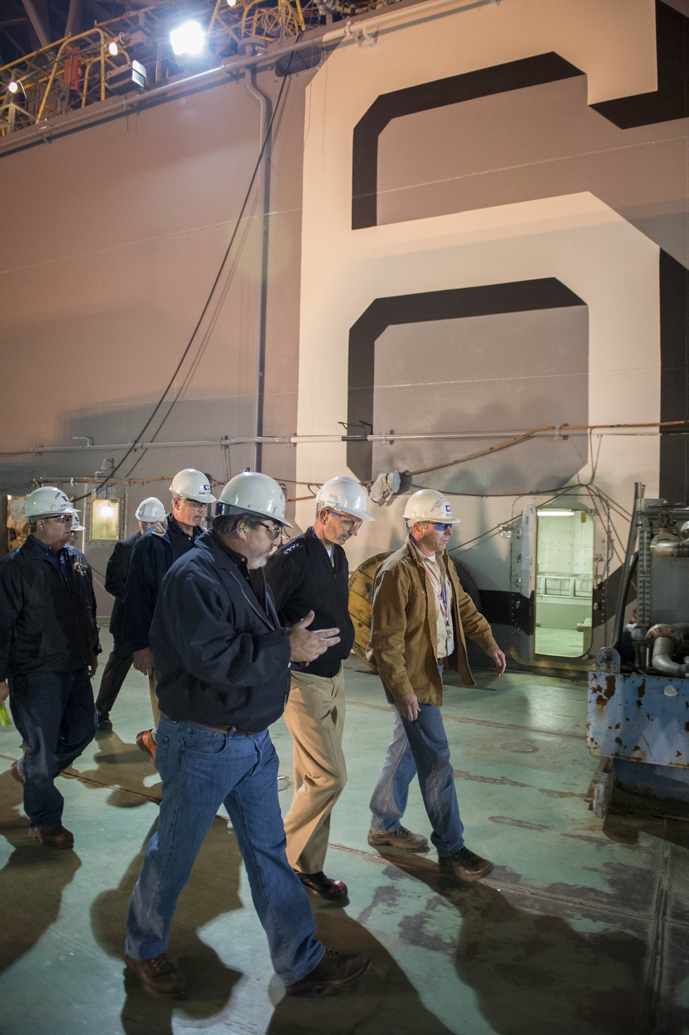 CNO visits shipbuilding facilities