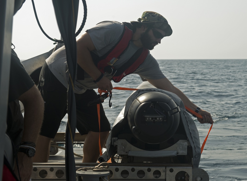 UUV launch