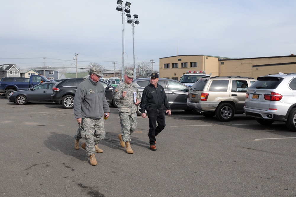 Army Reserve leader visits Hurricane Sandy relief sites in New York City