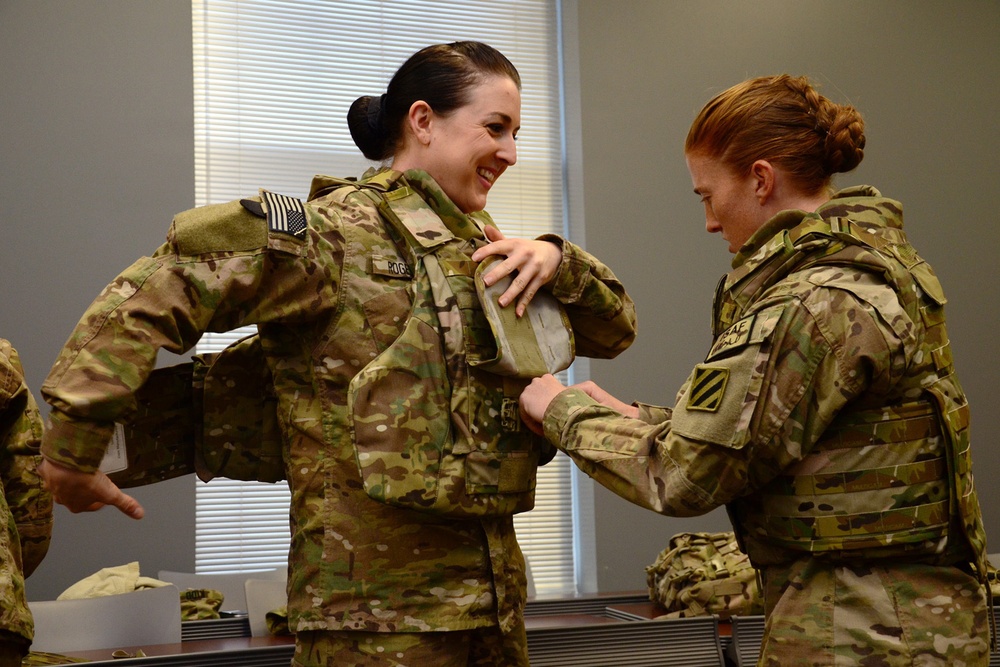 'Raider' females among first in Army to get new tactical vests