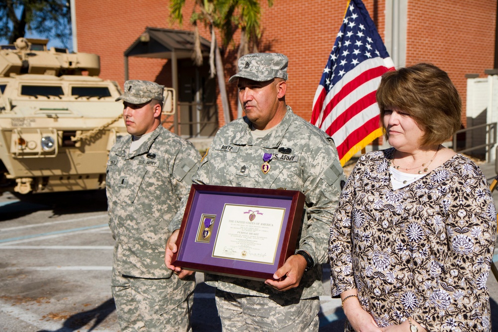 Army Reserve Military Police soldier receives Purple Heart