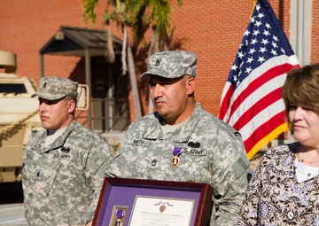 Army Reserve Military Police soldier receives Purple Heart