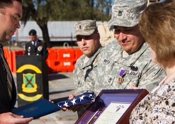 Army Reserve Military Police soldier receives Purple Heart